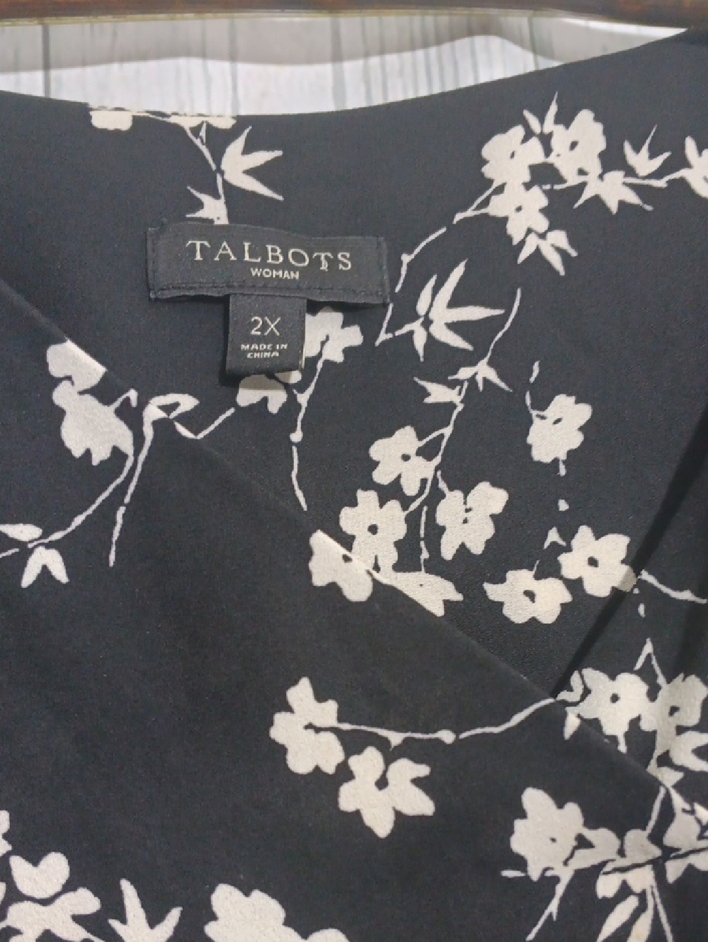 SOLD Talbots Floral Blouse Black And White Sz 2X - Picture 2 of 5